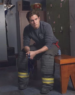 Steven Pasquale autograph