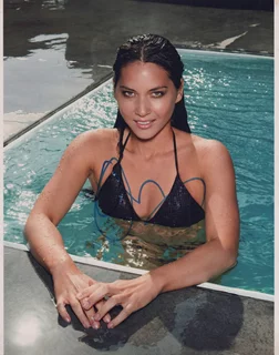 Olivia Munn autograph