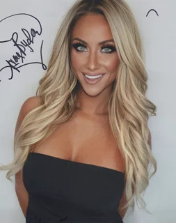 Avery Ryder autograph