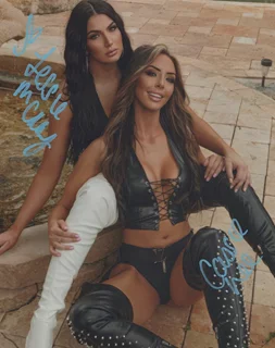 The IIconics autograph