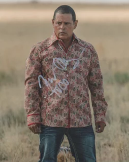 Raymond Cruz autograph