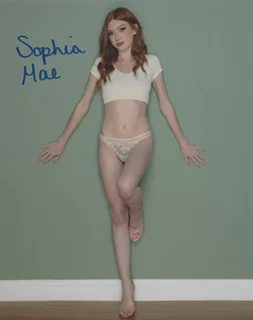 Sophia Mae autograph