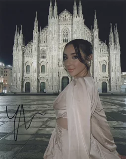 Ellie Soufi autograph