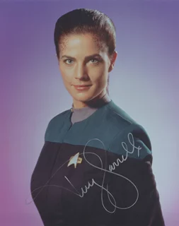Terry Farrell autograph