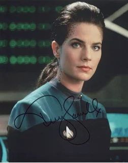 Terry Farrell autograph