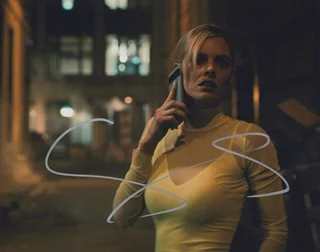 Samara Weaving autograph