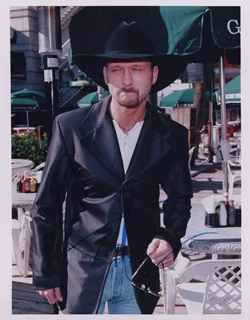 Tim McGraw autograph