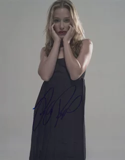 Piper Perabo autograph