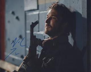 Noah Wyle autograph