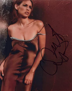 Olivia D'Abo autograph