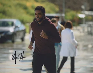 Anthony Hill autograph