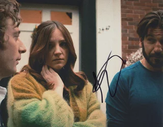 Abby Elliott autograph