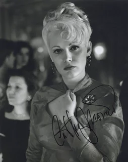 Cathy Moriarty autograph