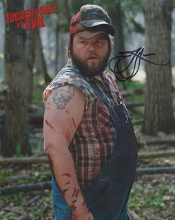 Tyler Labine autograph