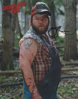 Tyler Labine autograph