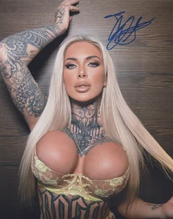 Christina Savoy autograph