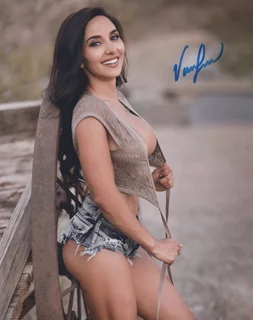 Vanessa Serros autograph