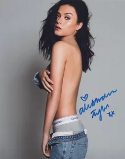 Alexandra Tyler autograph