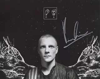 Patrick Gibson autograph