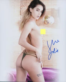 Uma Jolie autograph