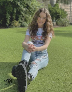 Symonne Harrison autograph