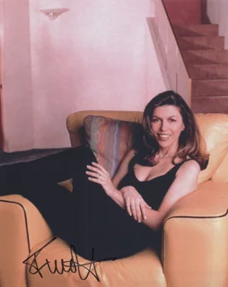 Finola Hughes autograph