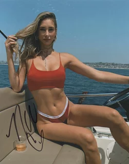 Nichelle Wolcott autograph