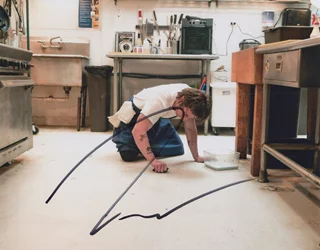 Jeremy Allen  White autograph