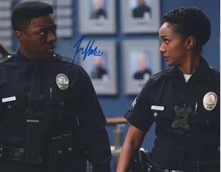 Tru Valentino autograph