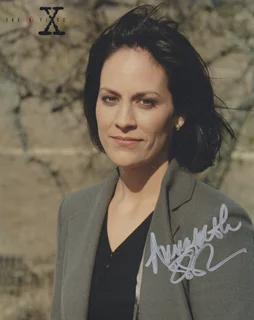 Annabeth Gish autograph