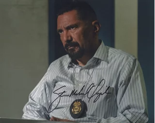 Steven Michael Quezada autograph
