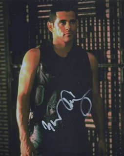 Raymond Cruz autograph