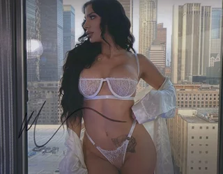 Margaux Cotero autograph