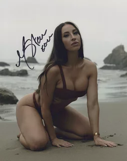 Melissa Stratton autograph