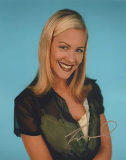 Cynthia Daniel autograph