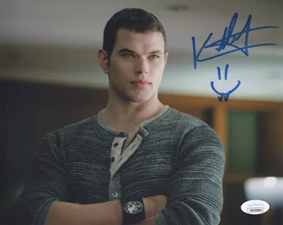 Kellan Lutz autograph