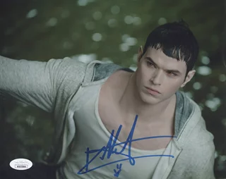 Kellan Lutz autograph