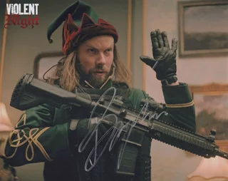 Brendan Fletcher autograph