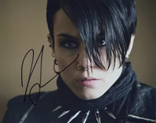 Noomi Rapace autograph