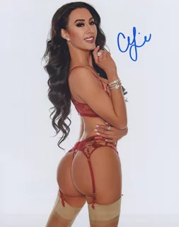 Corrie Yee autograph