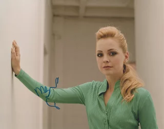 Marisa Coughlan autograph