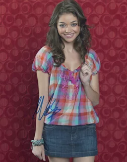 Sarah Hyland autograph