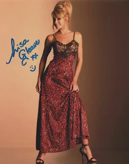 Lisa Gleave autograph