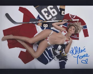 Khloe Terae autograph