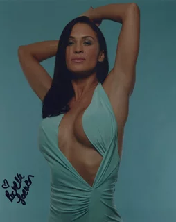 Rochelle Loewen autograph