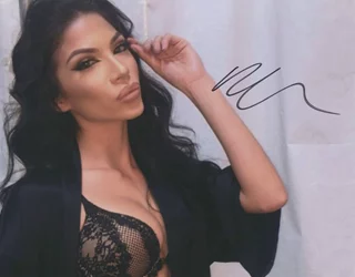 Margaux Cotero autograph