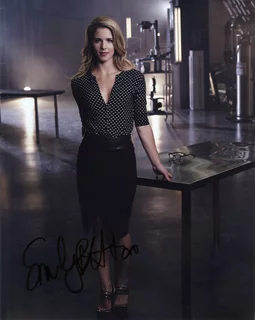 Emily Bett Rickards autograph