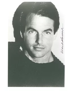 Mark Harmon autograph