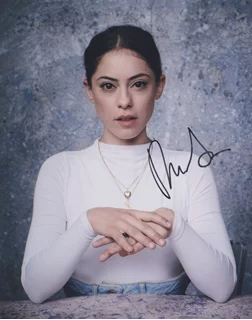Rosa Salazar autograph