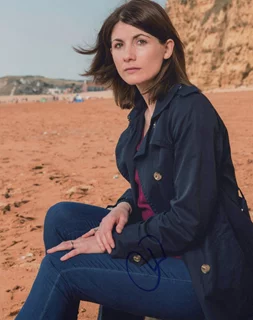 Jodie Whittaker autograph